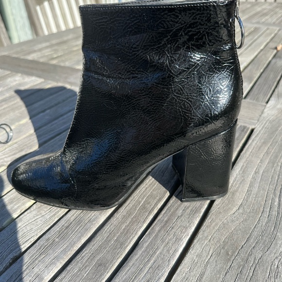 Forever 21 Black Patent Boots size 10 - Picture 4 of 4